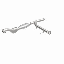 Load image into Gallery viewer, MagnaFlow Direct Fit Catalytic Converter F150 Truck 97-98 V8 4.6L 2W