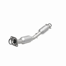 Load image into Gallery viewer, MagnaFlow Direct Fit Catalytic Converter 07-12 Nissan Versa 1.8L