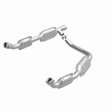 Load image into Gallery viewer, MagnaFlow Direct Fit Catalytic Converter 06 Ford E350 Van 5.4L