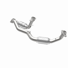 Load image into Gallery viewer, MagnaFlow Direct Fit Catalytic Converter 96-99 Taurus 3.4L Front C