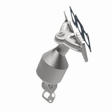 Load image into Gallery viewer, MagnaFlow Direct Fit Catalytic Converter 07-08 Hyundai Veracruz 3.8L