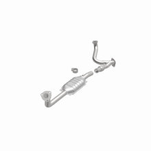 Load image into Gallery viewer, MagnaFlow Direct Fit Catalytic Converter 98-02 3.5L Isuzu Trooper DS