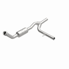 Load image into Gallery viewer, MagnaFlow Direct Fit Catalytic Converter F-150 04-06 8 4.6L OEM