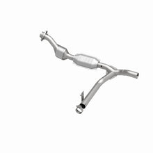 Load image into Gallery viewer, MagnaFlow Direct Fit Catalytic Converter 99 Ford F-150 4.6L