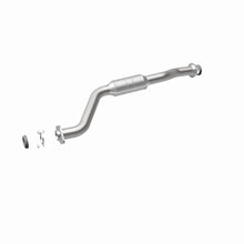 Load image into Gallery viewer, MagnaFlow Direct Fit Catalytic Converter 06-08 Suzuki Grand Vitara 2.7L