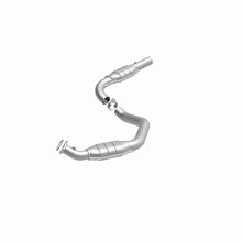 Load image into Gallery viewer, MagnaFlow Direct Fit Catalytic Converter 03-05 Express 2500 4.8L Driver Side