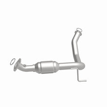 Load image into Gallery viewer, MagnaFlow Direct Fit Catalytic Converter 05-07 4-Run/FJ D/S rr OEM