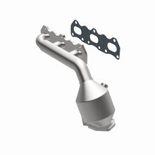 Load image into Gallery viewer, MagnaFlow Direct Fit Catalytic Converter 00 Suzuki Grand Vitara 2.5L