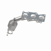 Load image into Gallery viewer, MagnaFlow Direct Fit Catalytic Converter 2007-2009 Sorento 3.3 3.8 L Manifold