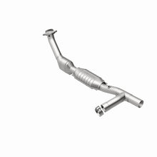 Load image into Gallery viewer, MagnaFlow Direct Fit Catalytic Converter 99-00 Ford Trucks 5.4L
