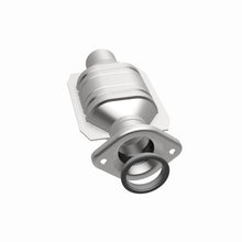 Load image into Gallery viewer, MagnaFlow Direct Fit Catalytic Converter 01-03 Highlander underbody