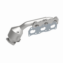 Load image into Gallery viewer, MagnaFlow Direct Fit Catalytic Converter 00 Suzuki Grand Vitara 2.5L
