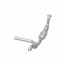 Load image into Gallery viewer, MagnaFlow Direct Fit Catalytic Converter 99-00 Ford Exped 4.6L