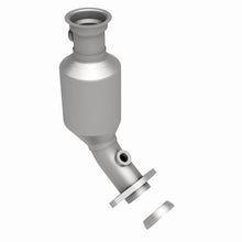Load image into Gallery viewer, MagnaFlow DF Cat Conv 99-05 Subaru Forester/96-97 &amp; 99-05 Impreza/01-03 Legacy/00-05 Outback Frt/Rr