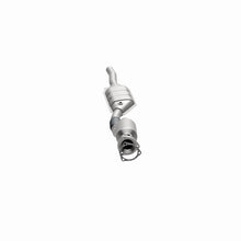 Load image into Gallery viewer, MagnaFlow Direct Fit Catalytic Converter 03 Volkswagen Passat 2.8L