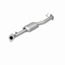 Load image into Gallery viewer, MagnaFlow Direct Fit Catalytic Converter 98-00 Toyota RAV4 2.0L