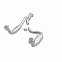 Load image into Gallery viewer, MagnaFlow Direct Fit Catalytic Converter 03-06 Chevy SSR 5.3/6.0 OEM