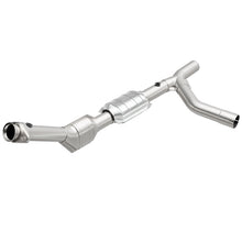 Load image into Gallery viewer, MagnaFlow Direct Fit Catalytic Converter 00-04 Ford E150 4.6L P/S