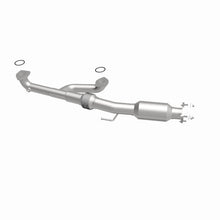 Load image into Gallery viewer, MagnaFlow Direct Fit Catalytic Converter 16-17 Honda Odyssey 3.5L V6 Underbody