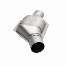 Load image into Gallery viewer, MagnaFlow Universal Catalytic Converter 2.25in Inlet/Outlet Angled Offset/Center Calif OBDII