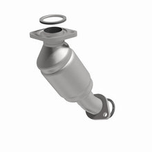 Load image into Gallery viewer, MagnaFlow Direct Fit Catalytic Converter 01-03 Highlander 3L frt OEM