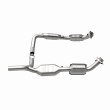 Load image into Gallery viewer, MagnaFlow Direct Fit Catalytic Converter 07-08 Ford E-150 4.6L