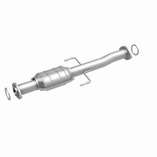 Load image into Gallery viewer, MagnaFlow Direct Fit Catalytic Converter 01-04 Toyota Tacoma 2.4L Rear