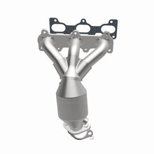 Load image into Gallery viewer, MagnaFlow Direct Fit Catalytic Converter 02-06 Hyundai Sonata 2.7L