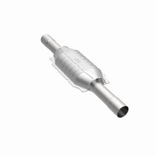 Load image into Gallery viewer, MagnaFlow Direct Fit Catalytic Converter GM 26X6.5 X4 2/2