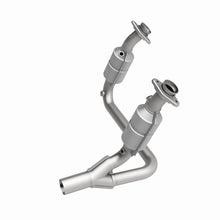 Load image into Gallery viewer, MagnaFlow Direct Fit Catalytic Converter 04 Dodge Durango 3.7L/4.7L