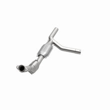 Load image into Gallery viewer, MagnaFlow Direct Fit Catalytic Converter 97-99 Ford Vans 4.6L