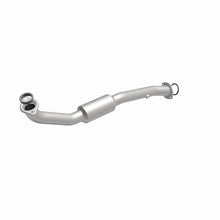 Load image into Gallery viewer, MagnaFlow Direct Fit Catalytic Converter 2009-2012 Highlander 2.7 L Underbody