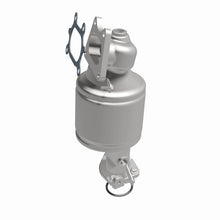 Load image into Gallery viewer, MagnaFlow Direct Fit Catalytic Converter 04-07 Saturn VUE 3.5L Rear