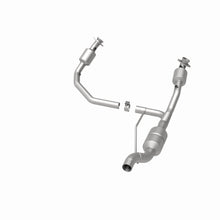 Load image into Gallery viewer, MagnaFlow Direct Fit Catalytic Converter Dodge 01-02 Ram 1500/2500/3500 Van 5.9L