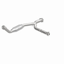 Load image into Gallery viewer, MagnaFlow Direct Fit Catalytic Converter 03-05 Ford Expedition/05-06 Lincoln Navigator 5.4L P/S