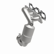 Load image into Gallery viewer, MagnaFlow Direct Fit Catalytic Converter 01-06 Escape 3.0 with oil