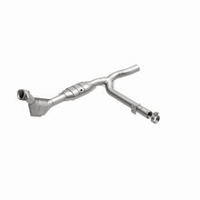 Load image into Gallery viewer, MagnaFlow Direct Fit Catalytic Converter 99 F150/250 4.6L P/S