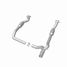 Load image into Gallery viewer, MagnaFlow Direct Fit Catalytic Converter 2009-2012 E-150 5.4 L Underbody