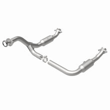 Load image into Gallery viewer, MagnaFlow DF Cat Conv 06-09 Ford Explorer/06-10 Mercury Mountaineer 4.6L Y-Pipe Assembly (49 State)