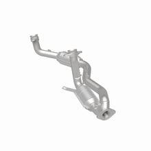 Load image into Gallery viewer, MagnaFlow Direct Fit Catalytic Converter 96-99 Taurus 3.4L Front C