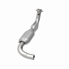Load image into Gallery viewer, MagnaFlow Direct Fit Catalytic Converter 97-98 Ford Exped 4.6L D/S
