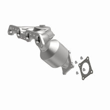 Load image into Gallery viewer, MagnaFlow Direct Fit Catalytic Converter 00-04 Dodge Neon 2L Manifold