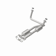Load image into Gallery viewer, MagnaFlow Direct Fit Catalytic Converter California Grade 96-00 GM Tahoe/Yukon/Escalade 5.7L
