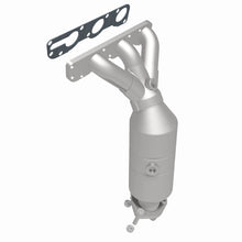 Load image into Gallery viewer, MagnaFlow Direct Fit Catalytic Converter 04-05 Suzuki Verona 2.5L