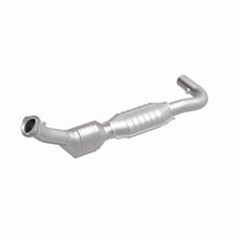 Load image into Gallery viewer, MagnaFlow Direct Fit Catalytic Converter 99-00 Ford Trucks 5.4L