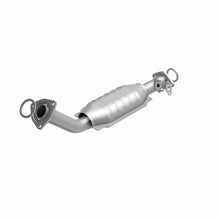 Load image into Gallery viewer, MagnaFlow Direct Fit Catalytic Converter 00-8/04 Toyota Tundra 4.7L P/S Front