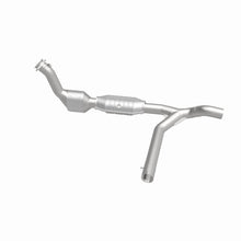 Load image into Gallery viewer, MagnaFlow Direct Fit Catalytic Converter 99-00 Ford Exped 4.6L