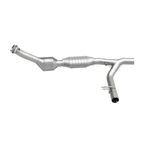 Load image into Gallery viewer, MagnaFlow Direct Fit Catalytic Converter 99-00 Ford Trucks 5.4L