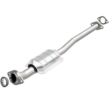 Load image into Gallery viewer, MagnaFlow Direct Fit Catalytic Converter Chevrolet-Geo 2001