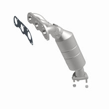 Load image into Gallery viewer, MagnaFlow Direct Fit Catalytic Converter 04-05 Suz Verona2.5 Manifold Rear